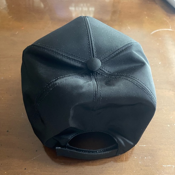 Prada nice - Picture 2 of 3